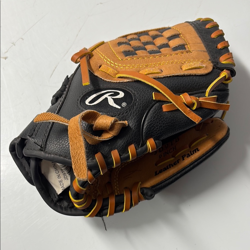 Rawlings Kids Black and Brown Leather Baseball Glove